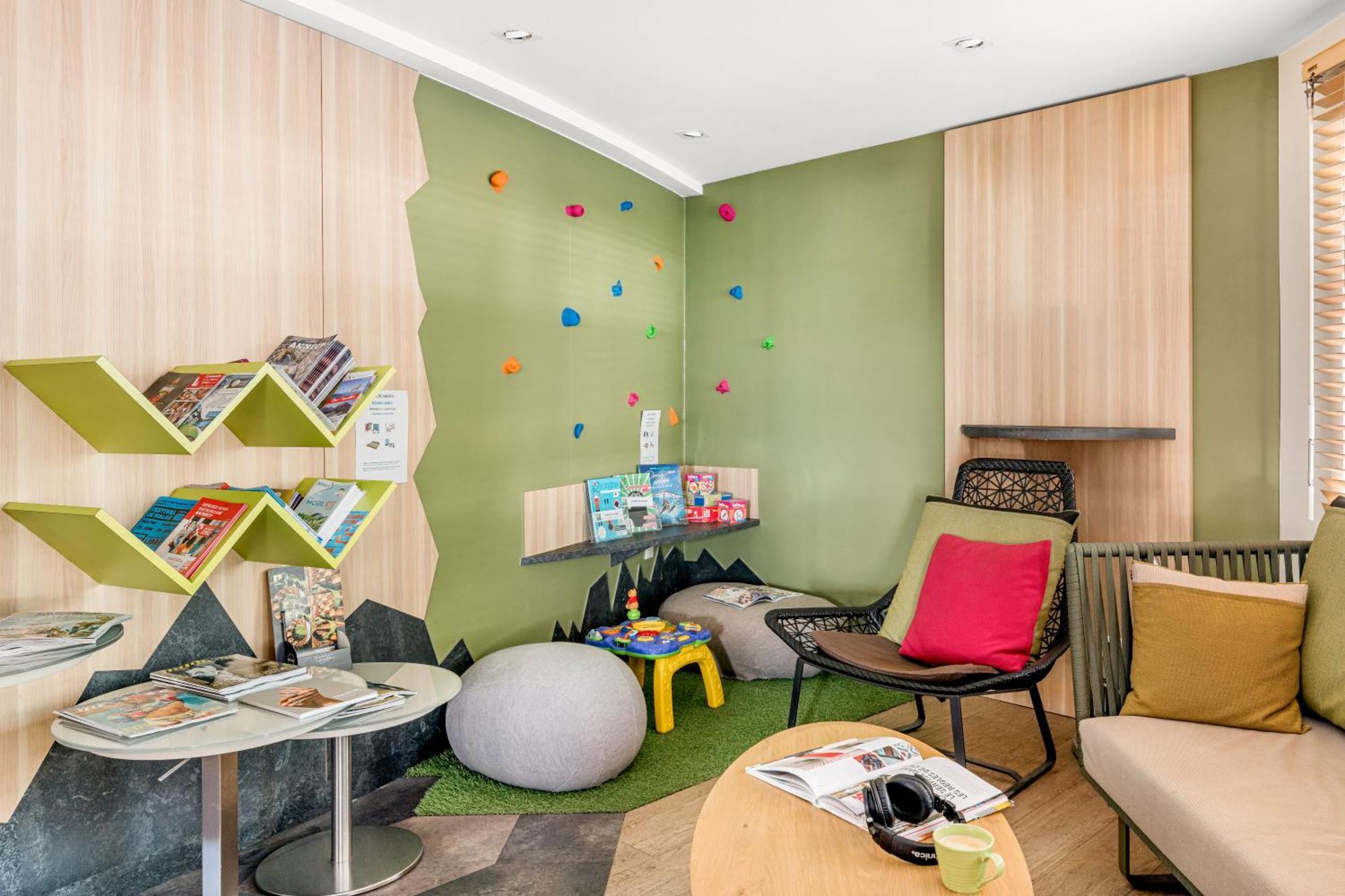 Ibis Styles Annecy Centre Gare Hotel Екстериор снимка