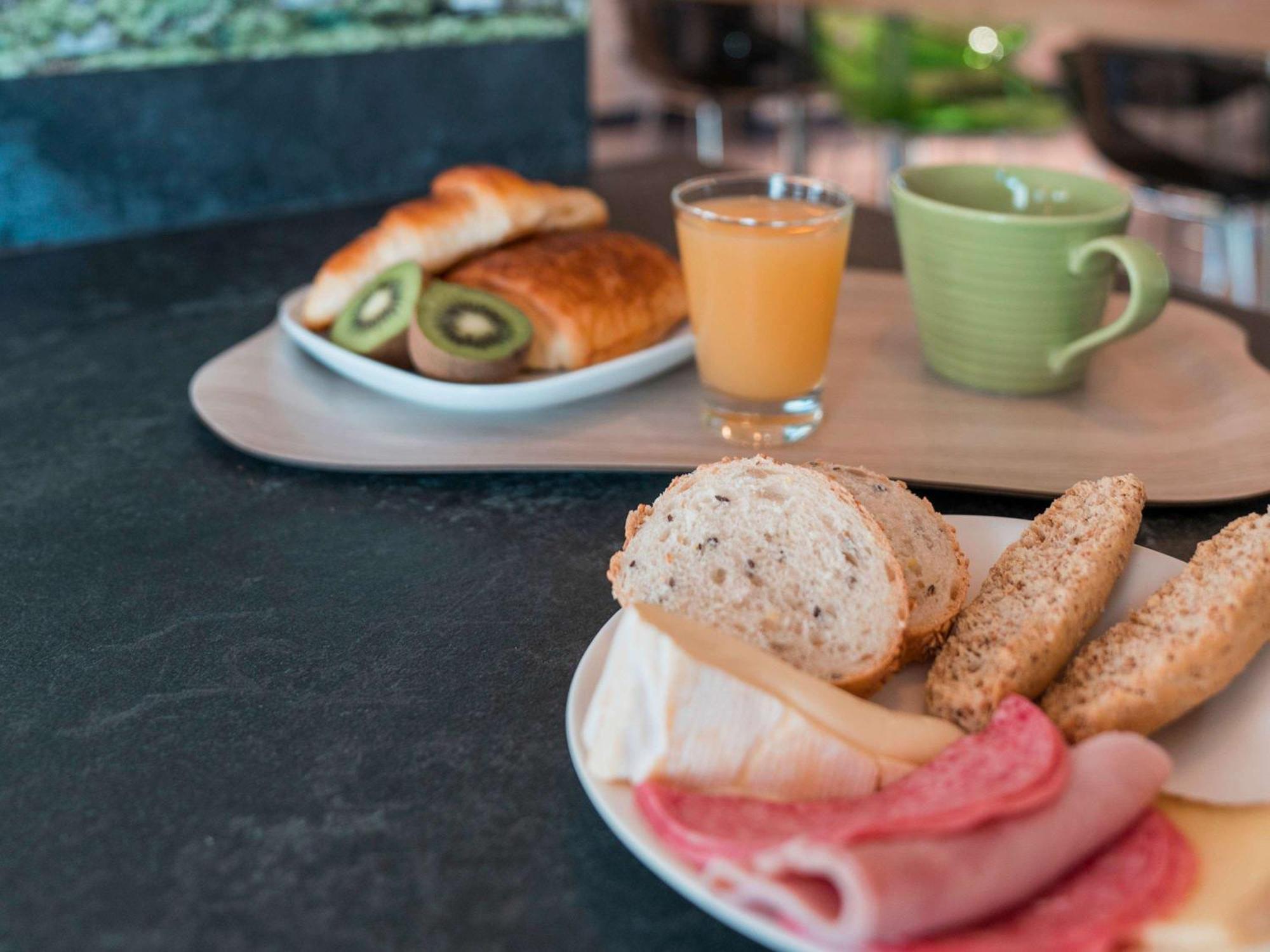 Ibis Styles Annecy Centre Gare Hotel Екстериор снимка