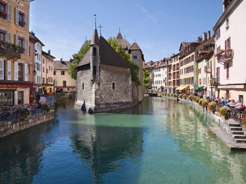 Ibis Styles Annecy Centre Gare Hotel Екстериор снимка