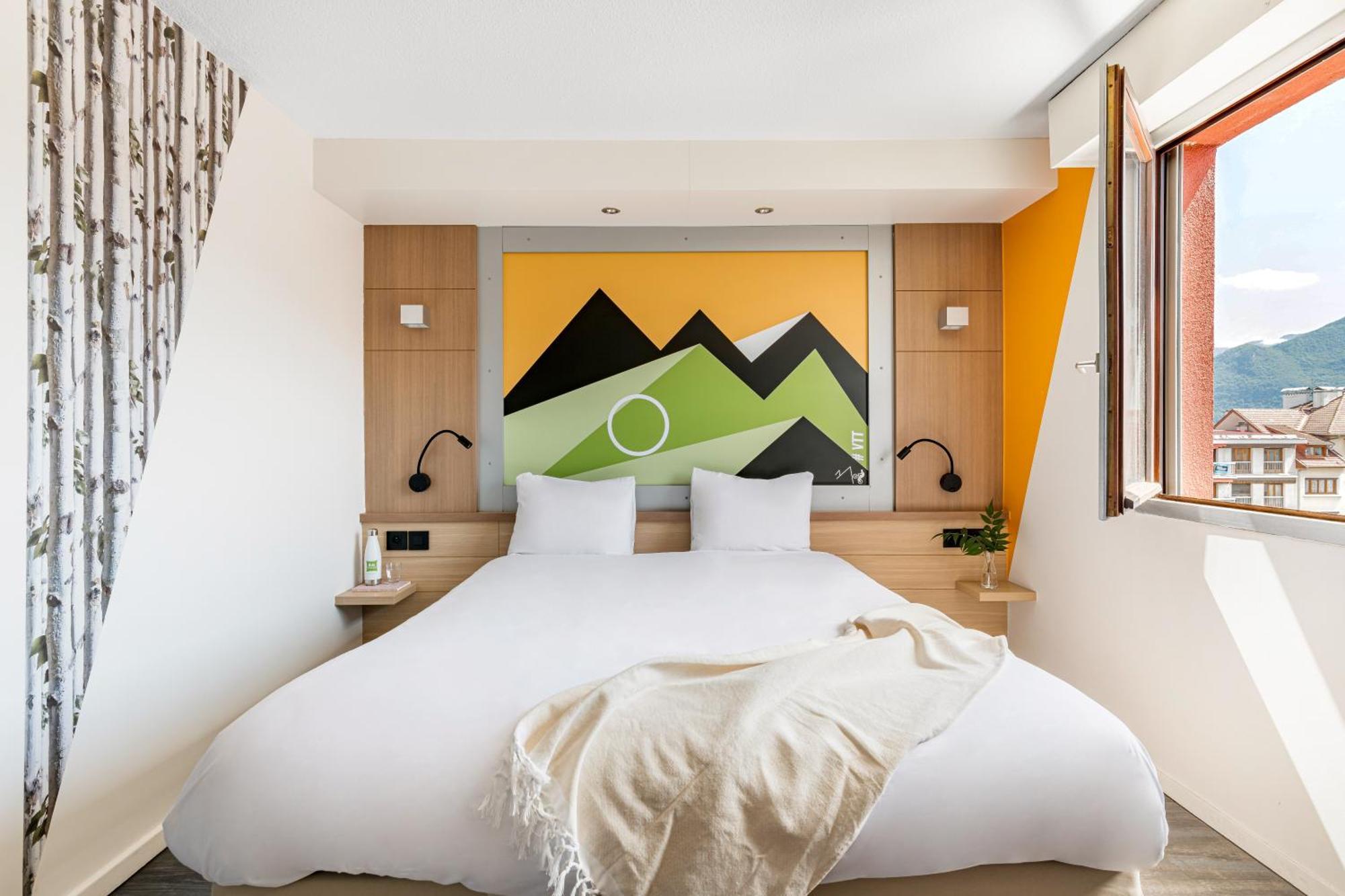 Ibis Styles Annecy Centre Gare Hotel Екстериор снимка