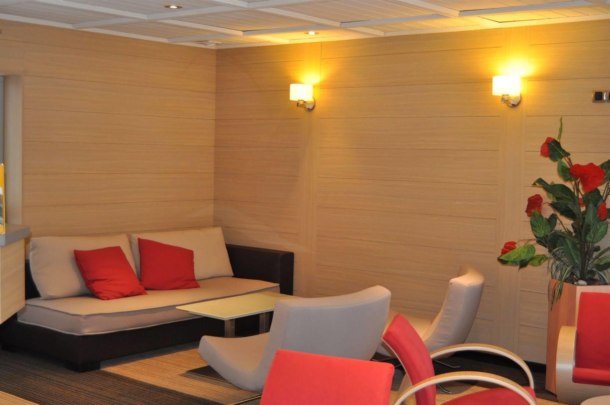 Ibis Styles Annecy Centre Gare Hotel Екстериор снимка